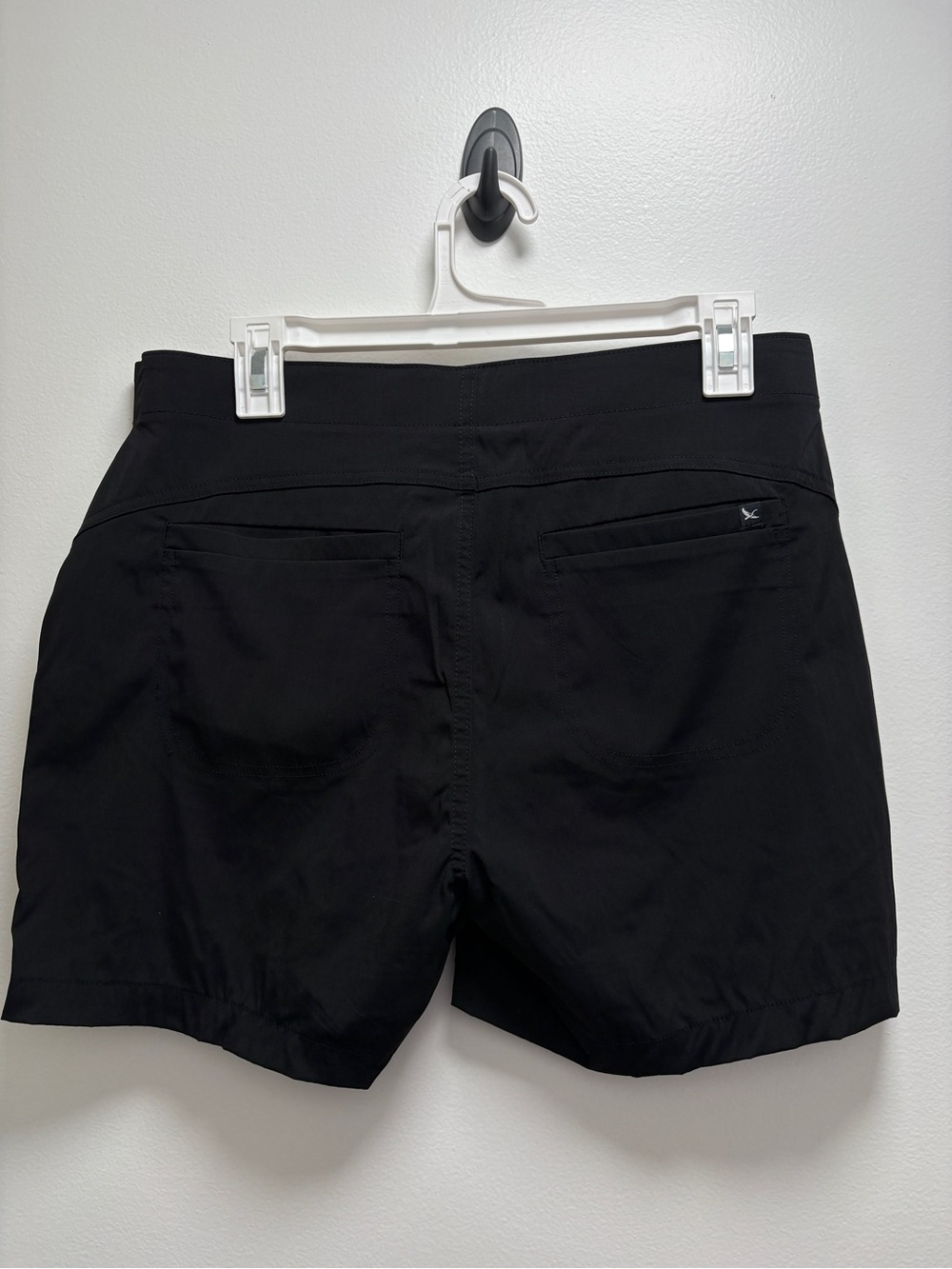 Eddie Bauer | Women’s Black Everyday Stretch Shorts | size 8 - Picture 2 of 5